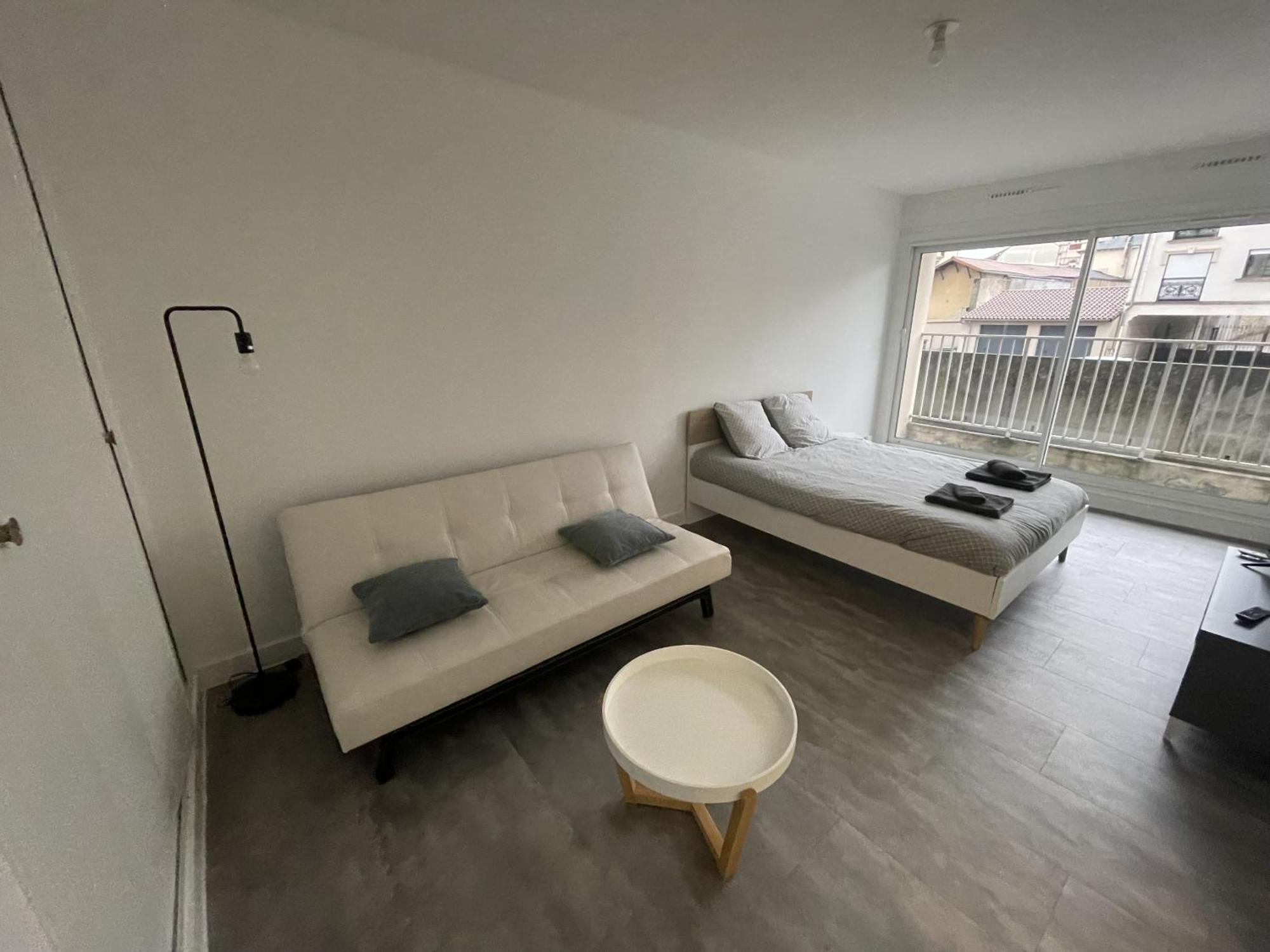 Logement Neuf A Proximite Du Centre Ville Avec Parking Лимож Экстерьер фото